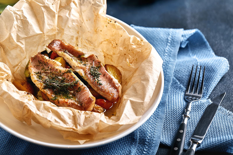 Hake fillets en papillote